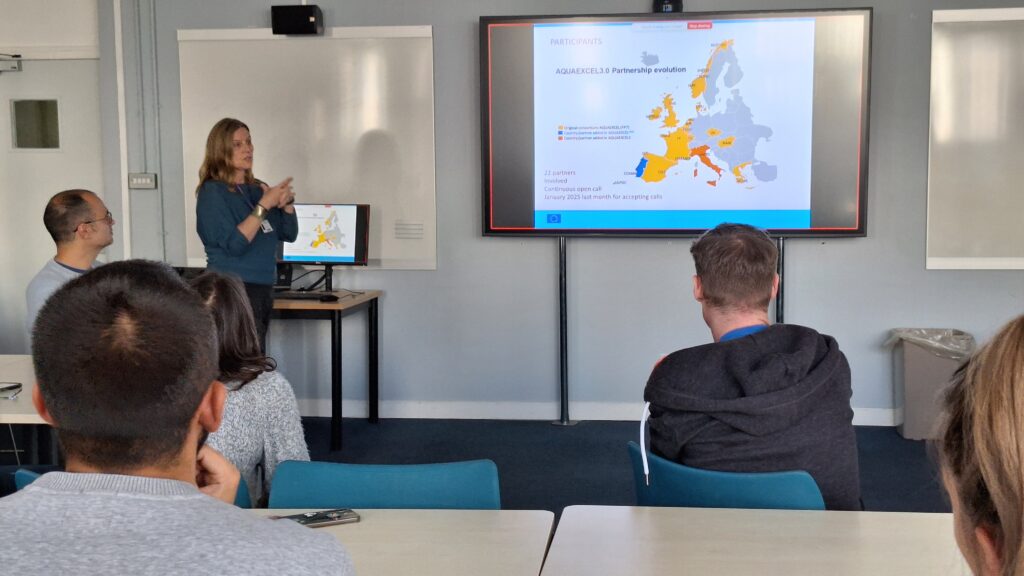 Sonia Rey Planellas presenting the AQUAEXCEL project to Institute of Aquaculture staff and research studets